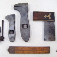 Group lot small Vintage tools inc - Set square with brass inlay, McPhersons measuring gauge, King Dick Wrenches, Mini bench vice, and  Fold up ruler, - Sold for $61 - 2009