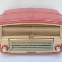 AWA Radiola salmon pink valve RADIO - Sold for $171 - 2009