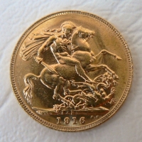 1895 22ct gold full SOVEREIGN - Queen Victoria - Melbourne mint - Sold for $287 - 2009