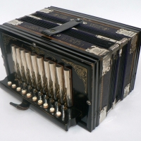 Vintage German LUDWIG ACCORDEON, body in good condition - Sold for $146 - 2009