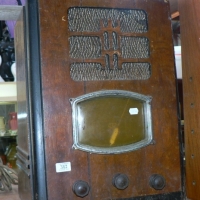 Vintage Wooden Case Mantle Radio made by Standard Telephones and Cables, Model 500-IN 4143, Complete but needs restoration - Sold for $183 - 2009