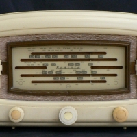 Vintage white BAKELITE AWA Radiola valve RADIO - 3 knobs to front - Model 539 MA - Sold for $159 - 2014