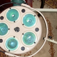 Vintage HOSPITAL SURGICAL OPERATING ROOM LAMP with mounting bracket & stick control - Sold for $244 - 2012