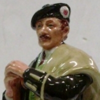 Royal Doulton figurine 'The Laird' HN2361, 20cmH - Sold for $67 - 2013