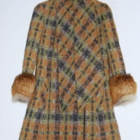 Ladies 1960's WOOLLEN COAT WITH FOX FUR TRIM to hem and sleeves - muted orange, green & grey tones with olive green lining - Sold for $92 - 2013