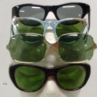 Group Vintage SUNGLASSES - all Fab shaped Frames, etc - Polaroid, Dame Edna Cats Eyes, etc - Sold for $79 - 2013