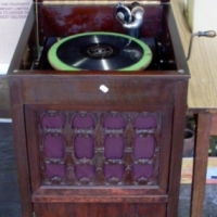 1920/30's Edison consul wind up phonograph  - working with a quantity of 78 records - Sold for $268 - 2013
