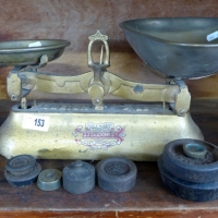 Set of 4lb Siddons scales w original brass pans and weights - Sold for $98 - 2013