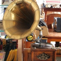 Victorian style wind-up gramophone with fantastic large brass horn - working condition - Sold for $195 - 2014