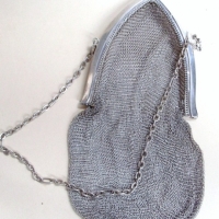 American Chain mesh purse marked for the maker Whiting and Davis circa 1900 - Sold for $73 - 2014