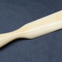 Victorian ivory shoe horn - approx 225cm - Sold for $85