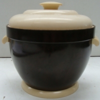 Art Deco brown mottled Bakelite ice bucket by Thermos  - model 931 - made in England - Sold for $37 - 2014