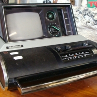 c1960/70's National portable TV/radio with push top opening mechanism - Sold for $24 - 2014