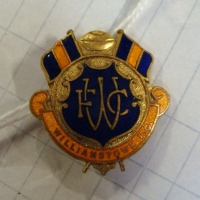 Willamstown Football Club enamel badge - makers mark sighted verso - Sold for $73 - 2014
