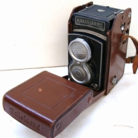 Rolleicord 12 plate medium format camera with twin compur lenses in leather case - Sold for $61 - 2014