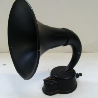 Horn radio speaker by S G Brown Ltd.,  London model H4 with 7 inch diameter horn circa 1925 - Sold for $61 - 2014