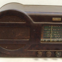 Art Deco valve Aristocrat radio by Technico in brown mottled Bakelite ex Joes Caf St Kilda - Sold for $110 - 2014