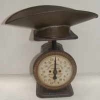 Vintage Scales with pan dish measuring in ounces  - Columbia family scale to front & side - Sold for $55 - 2014