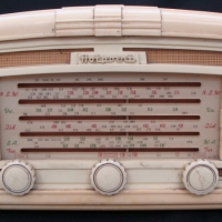 Cream plastic Hotpoint radio circa 1960' s model P64MEX - Sold for $30 - 2014