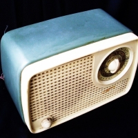 Vintage, dark green & cream Bakelite cased RADIO - badge missing - Sold for $37 - 2014