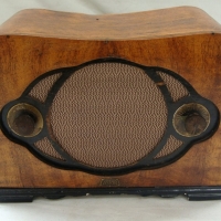 Wooden cased Astor Mickey Mouse  valve radio - Sold for $342 - 2015