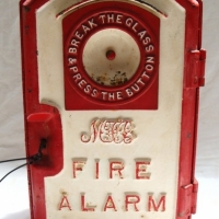 Cast iron industrial Metropolitan Fire Brigade alarm box with key - Sold for $195 - 2015