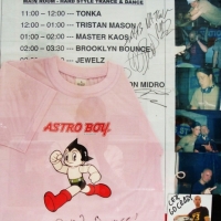(a) Grp lot of signed posters inc 2 x Australian Slipknot Tour - one framed & Brooklin bounce poster with signed Astro boy shirt in frame - Sold for $67 - 2015