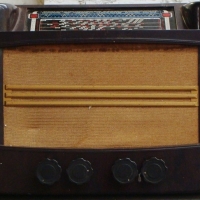 Art Deco Philips Bakelite radio with gilt grill and short wave - Sold for $110 - 2015