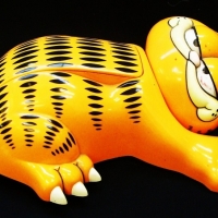 Novelty Garfield wall phone - Sold for $49