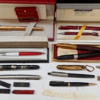 Group of Pens including boxed Sheaffer fountain pen and Platignum Silverline gift set - Sold for $104 - 2015