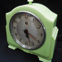1940's Green Bakelite Smith Sectric electric alarm clock - Sold for $73 - 2015